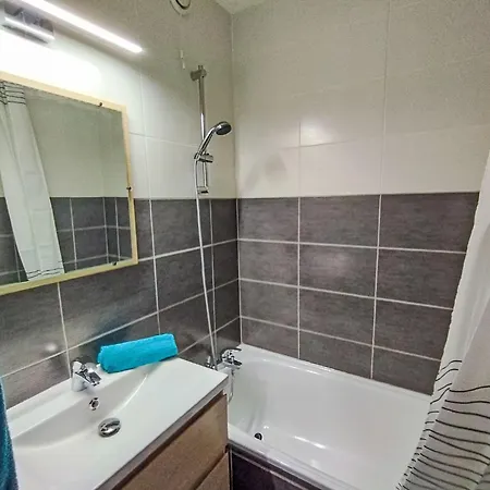 Simiane-2 By Interhome Апартаменты Fontcouverte-la-Toussuire